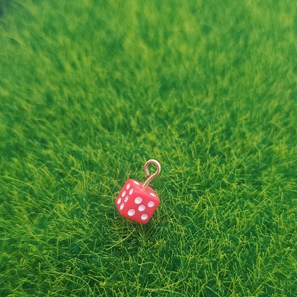 Roll The Dice Pendant In Red And White P323 - Picture 1 of 3